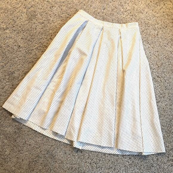 ASTR Pleated White Faux Leather Cutout Midi Skirt Size Small - Picture 2 of 5